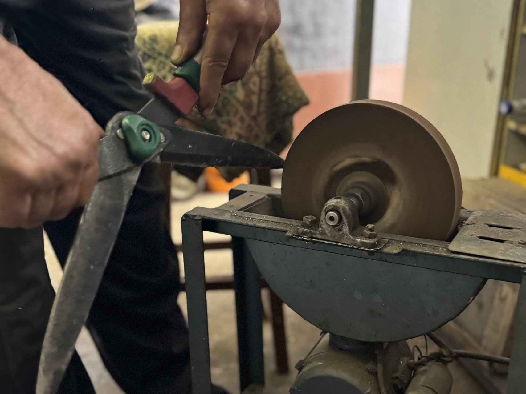 Brušenje vrtnih škara